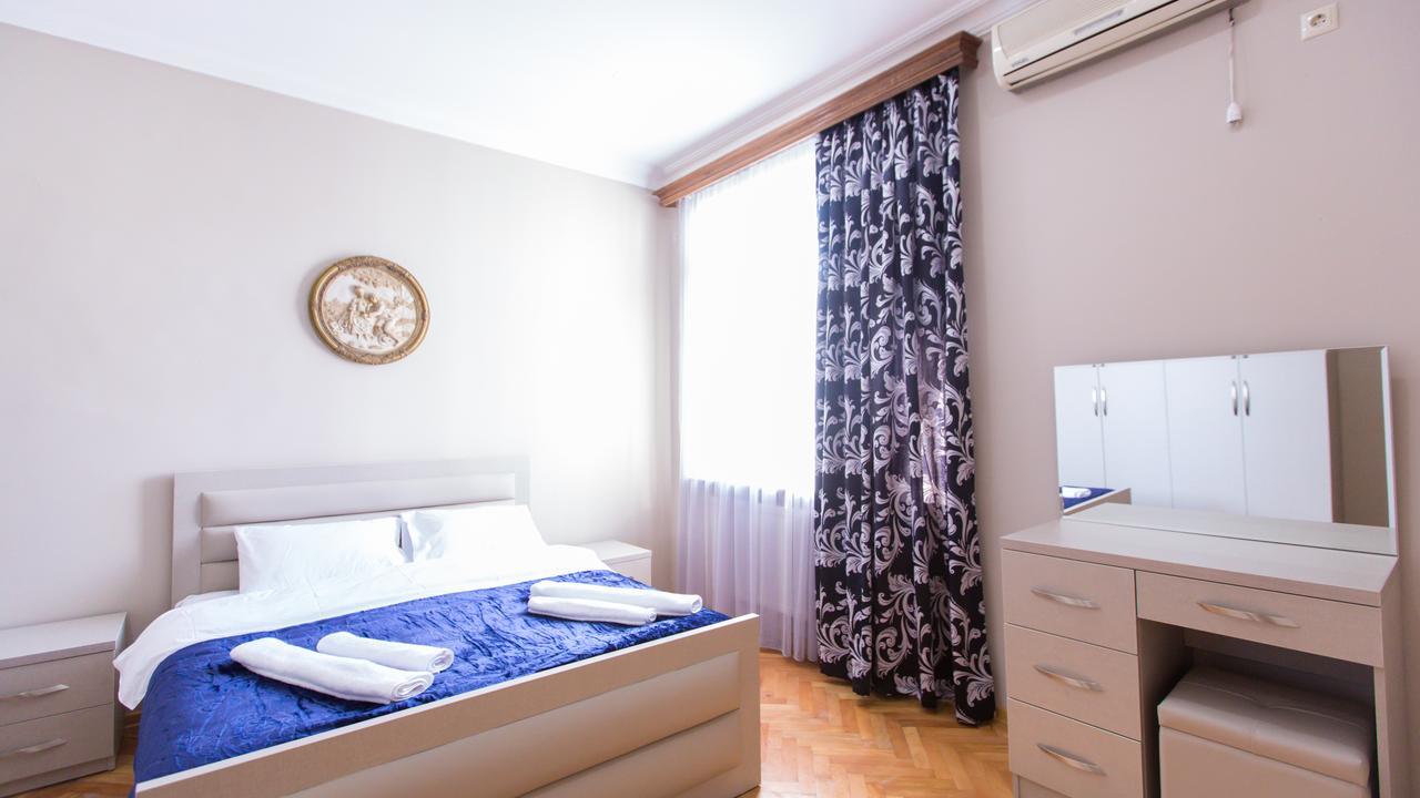Hotel Cattaleya 巴统 外观 照片
