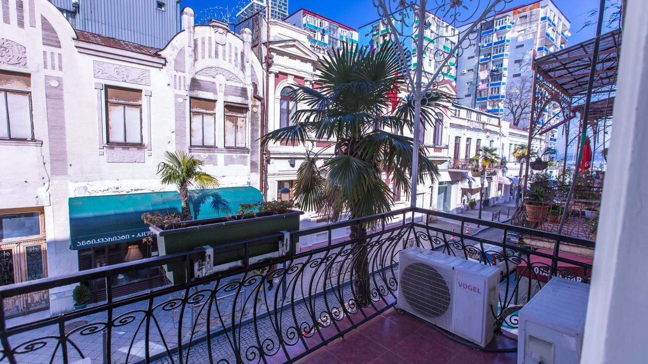 Hotel Cattaleya 巴统 外观 照片