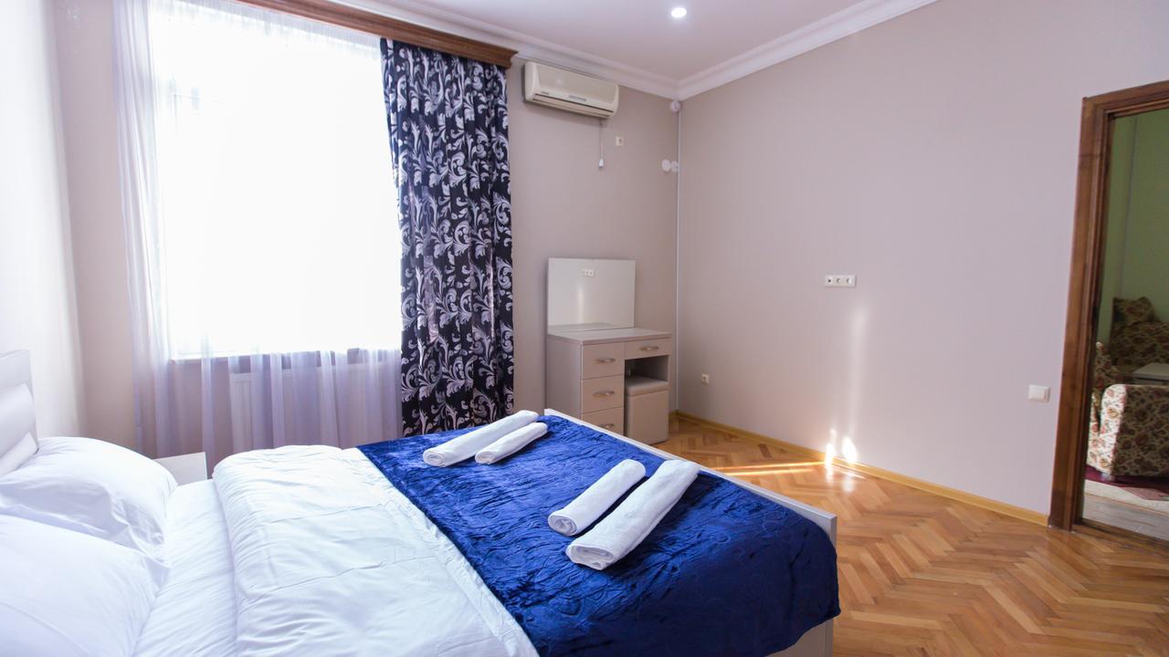 Hotel Cattaleya 巴统 外观 照片