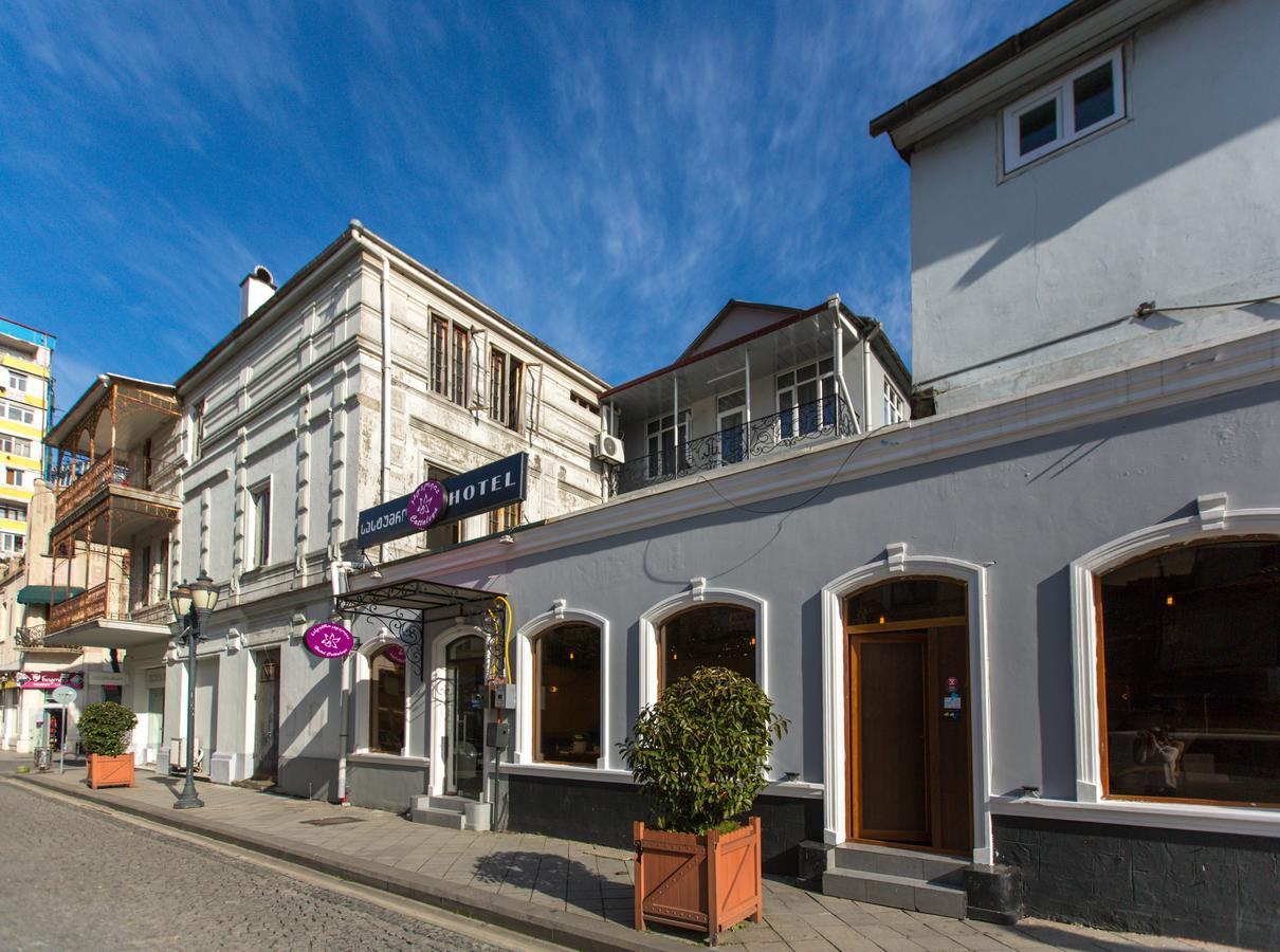 Hotel Cattaleya 巴统 外观 照片